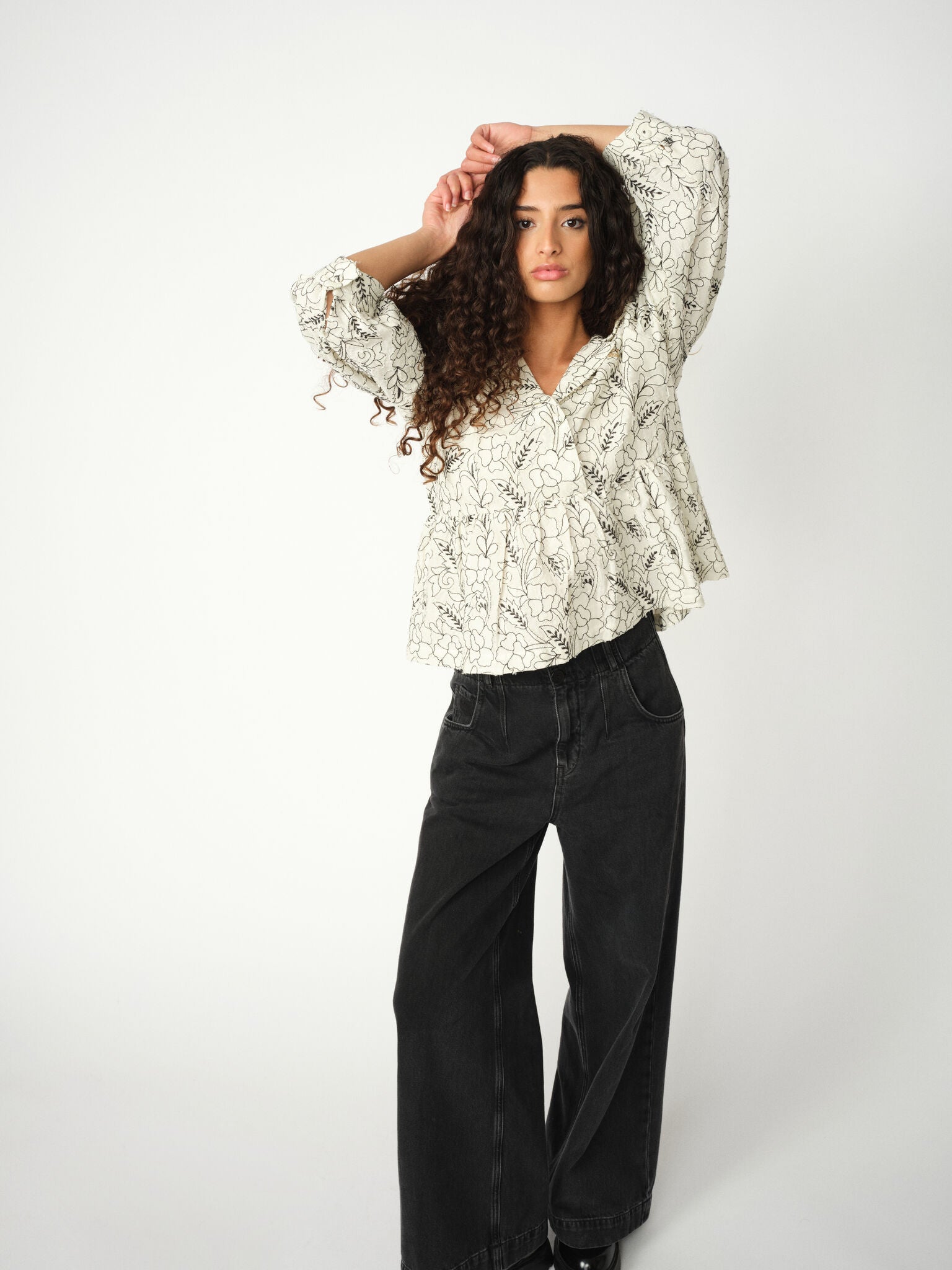 Modelshot / Ecru / Detail